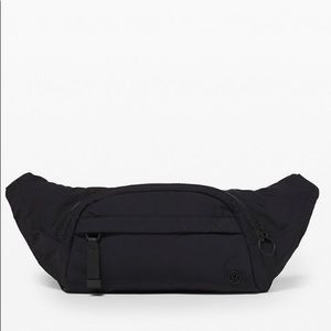 Lululemon woman’s Fanny pack